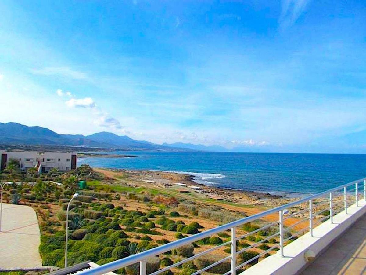 Sea Terra Bay Penthouse Tatlisu Apartamento Akanthou Exterior foto