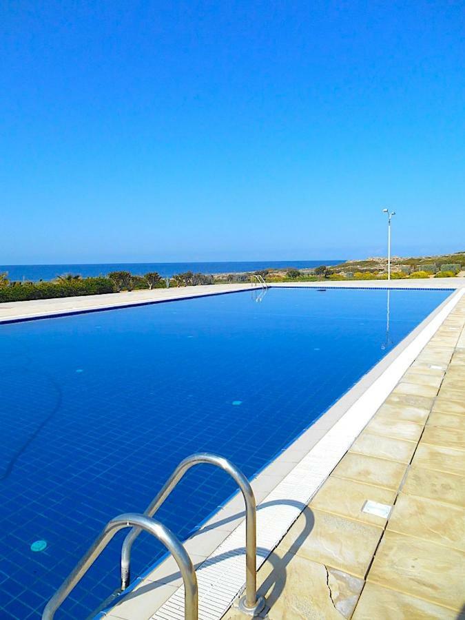 Sea Terra Bay Penthouse Tatlisu Apartamento Akanthou Exterior foto